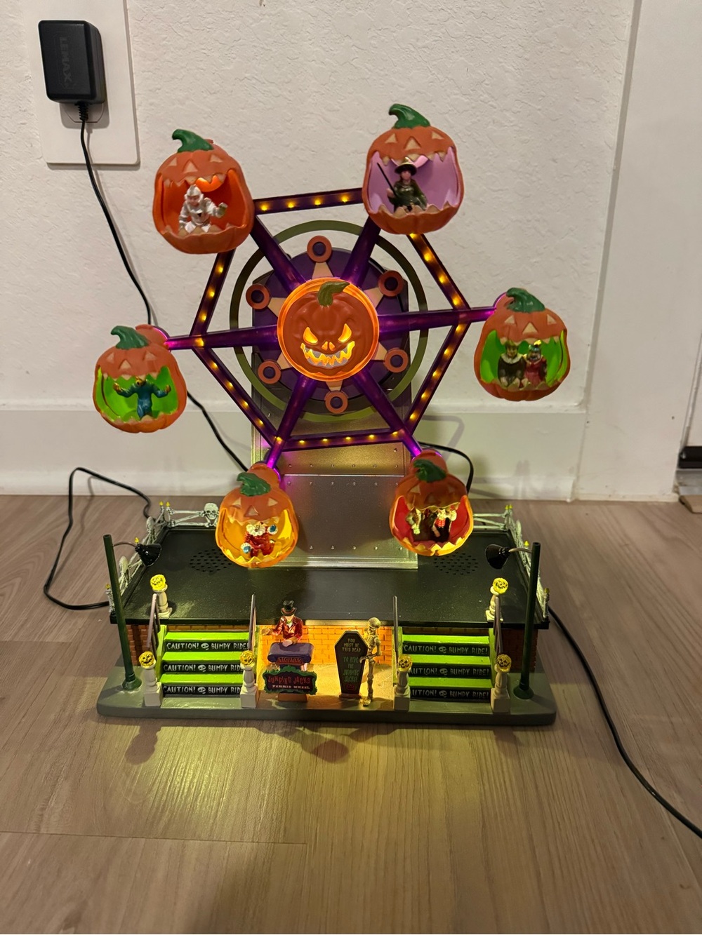 Lemax Halloween Pumpkin Ferris Wheel - Orange & Purple